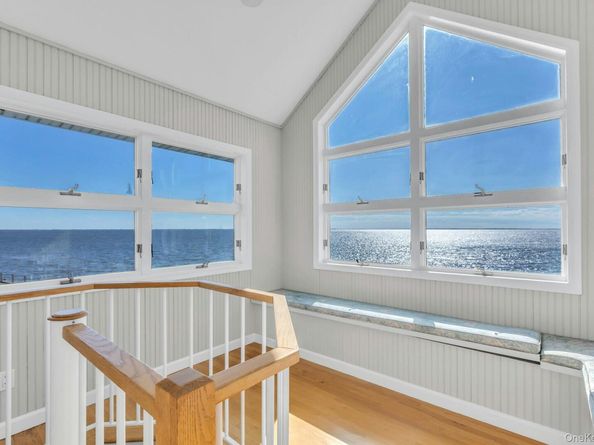 270 Edgewater Avenue, Bayport NY 11705