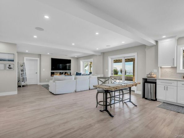 270 Edgewater Avenue, Bayport NY 11705