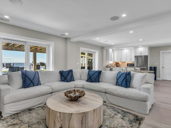 270 Edgewater Avenue, Bayport NY 11705