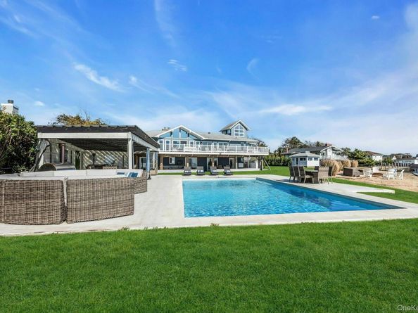 270 Edgewater Avenue, Bayport NY 11705