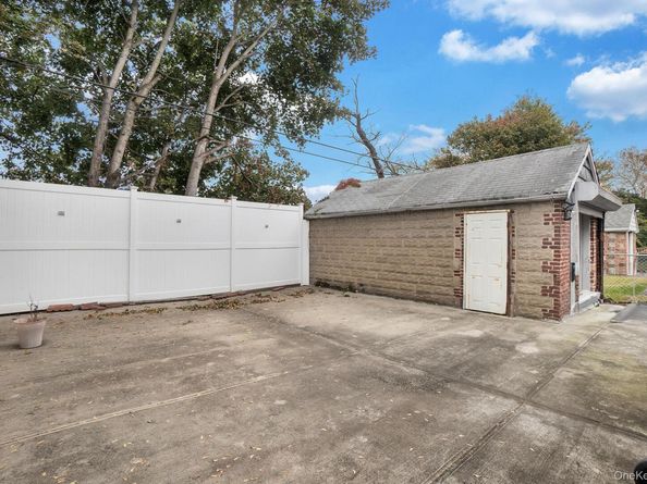 21827 130th Avenue, Springfield Gardens NY 11413