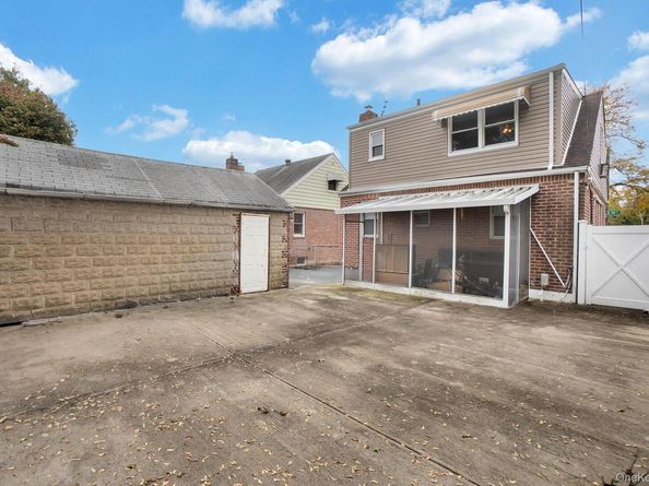 21827 130th Avenue, Springfield Gardens NY 11413
