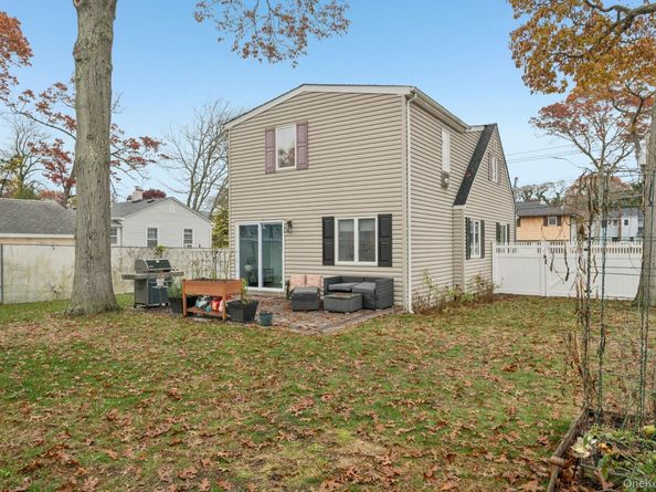 515 McCall Avenue, West Islip NY 11795