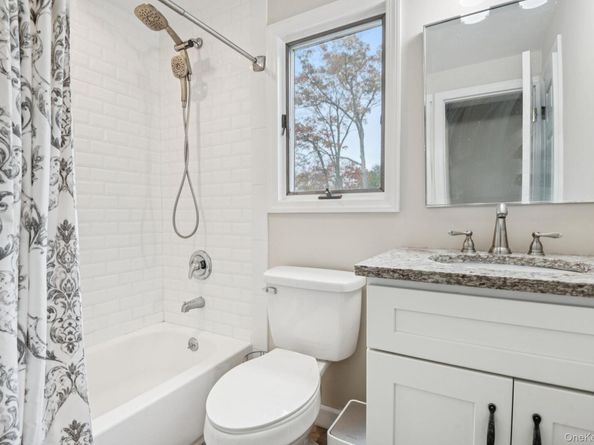 515 McCall Avenue, West Islip NY 11795