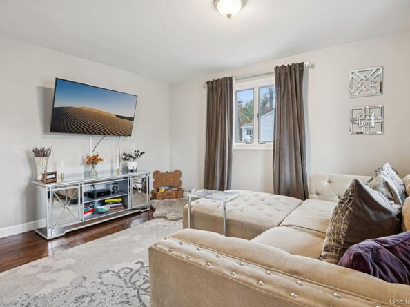 515 McCall Avenue, West Islip NY 11795