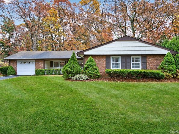 25 Shelbourne Lane, Stony Brook NY 11790