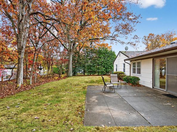 25 Shelbourne Lane, Stony Brook NY 11790