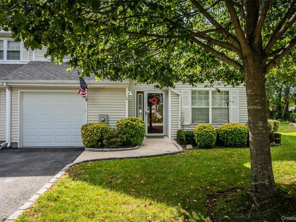 14 Mystic Circle, Bay Shore NY 11706