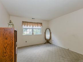 14 Mystic Circle, Bay Shore NY 11706