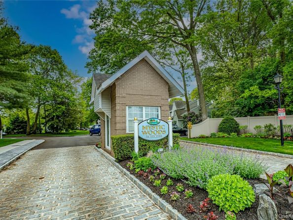 14 Mystic Circle, Bay Shore NY 11706