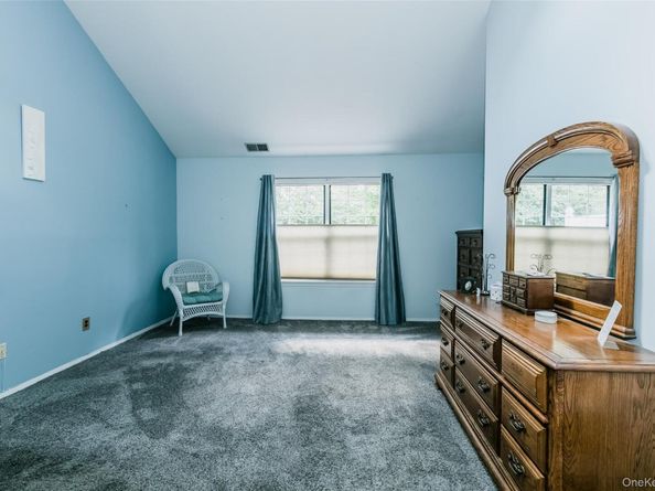 14 Mystic Circle, Bay Shore NY 11706