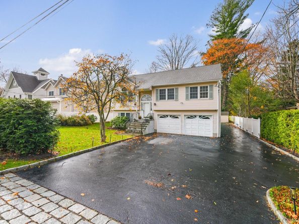 136 Edgewood Avenue, Thornwood NY 10594