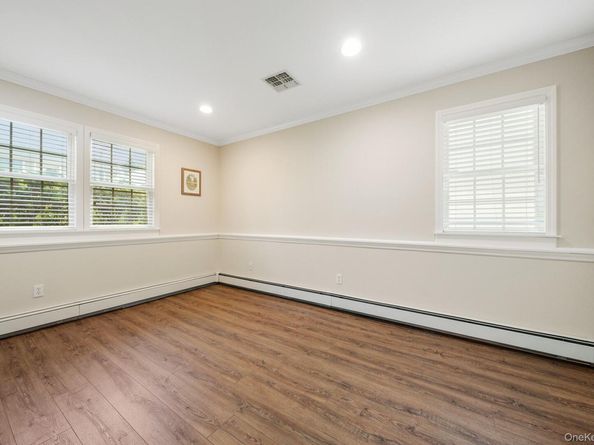 136 Edgewood Avenue, Thornwood NY 10594