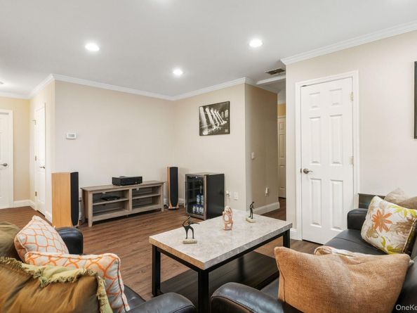 136 Edgewood Avenue, Thornwood NY 10594