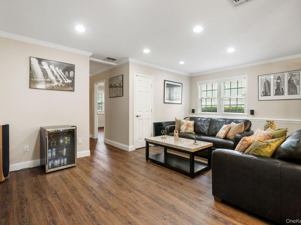 136 Edgewood Avenue, Thornwood NY 10594