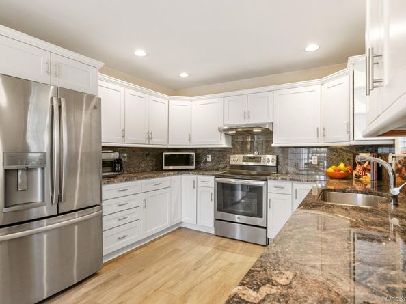 136 Edgewood Avenue, Thornwood NY 10594