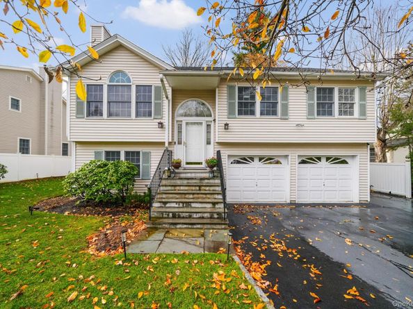 136 Edgewood Avenue, Thornwood NY 10594