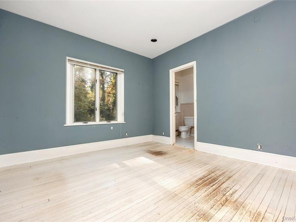 5 Bagatelle Road, Dix Hills NY 11746