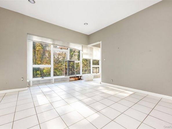 5 Bagatelle Road, Dix Hills NY 11746