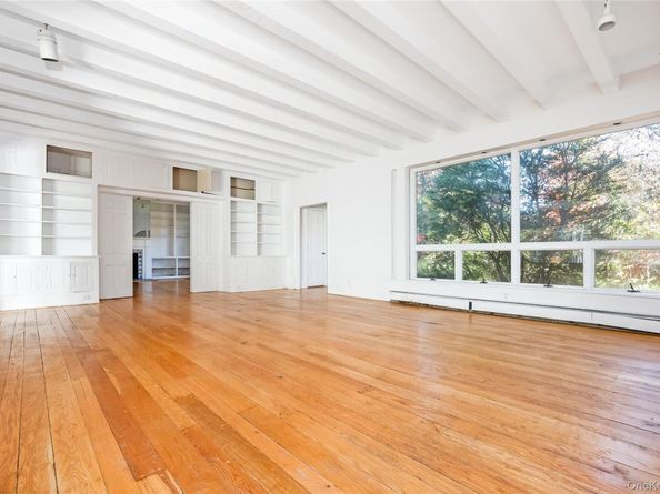 5 Bagatelle Road, Dix Hills NY 11746