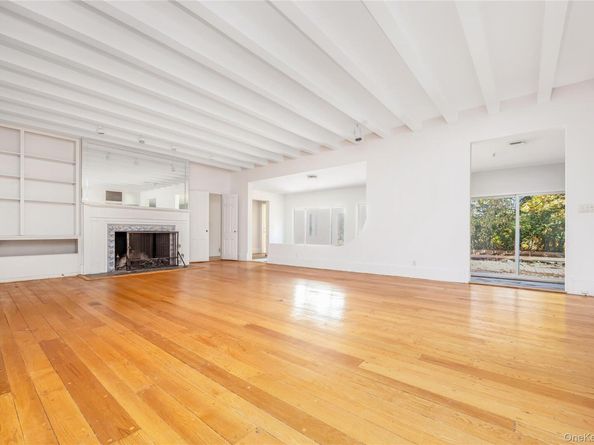 5 Bagatelle Road, Dix Hills NY 11746