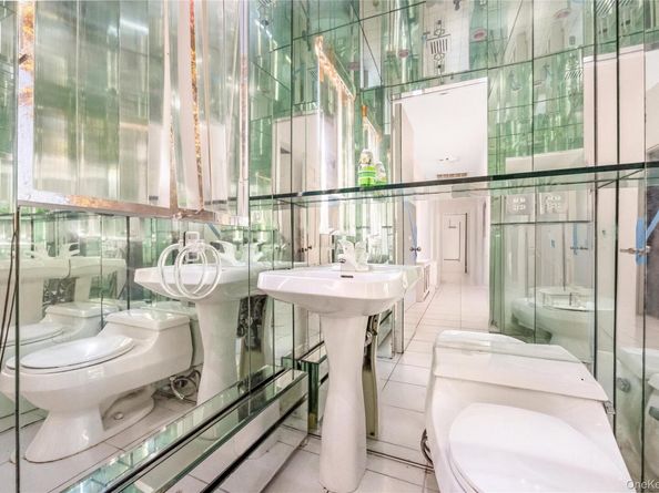 5 Bagatelle Road, Dix Hills NY 11746