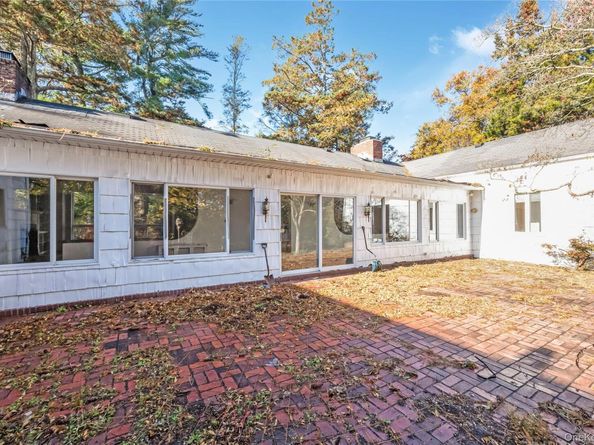 5 Bagatelle Road, Dix Hills NY 11746