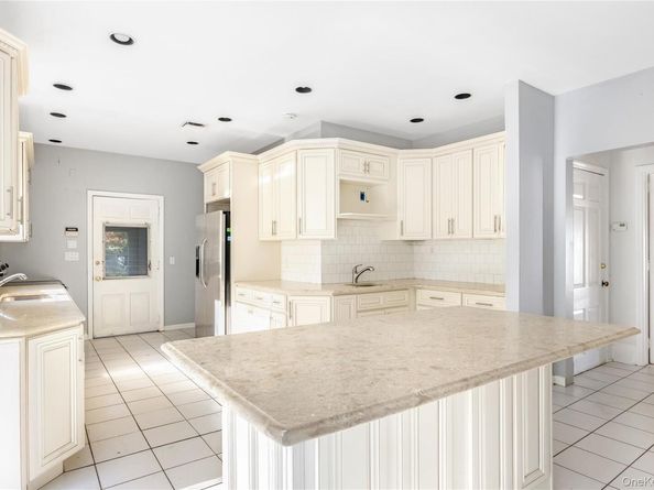 5 Bagatelle Road, Dix Hills NY 11746