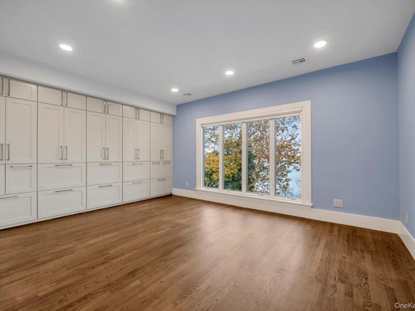 29-41 218th Street, Bayside NY 11360