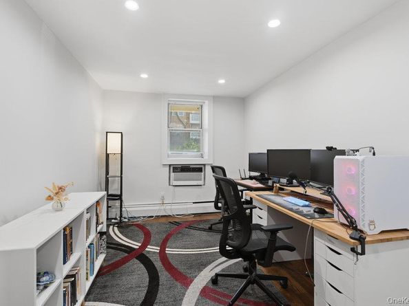 45 Hill Park Avenue PR2, Great Neck NY 11021