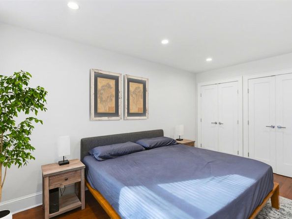 45 Hill Park Avenue PR2, Great Neck NY 11021