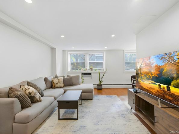 45 Hill Park Avenue PR2, Great Neck NY 11021