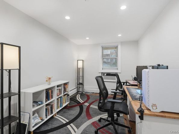 45 Hill Park Avenue PR2, Great Neck NY 11021