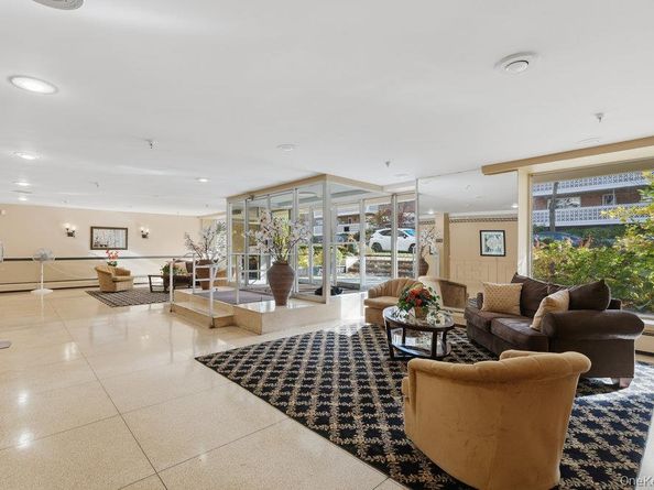 45 Hill Park Avenue PR2, Great Neck NY 11021