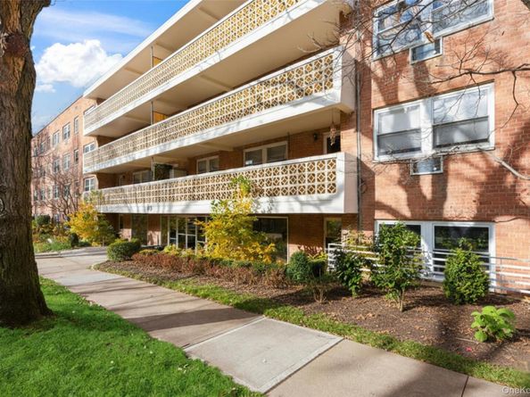 45 Hill Park Avenue PR2, Great Neck NY 11021