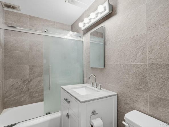 45 Hill Park Avenue PR2, Great Neck NY 11021