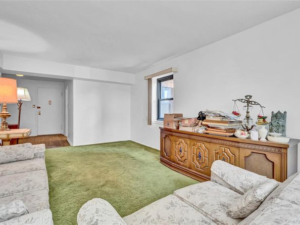 31-70 138 Street 3H, Flushing NY 11354