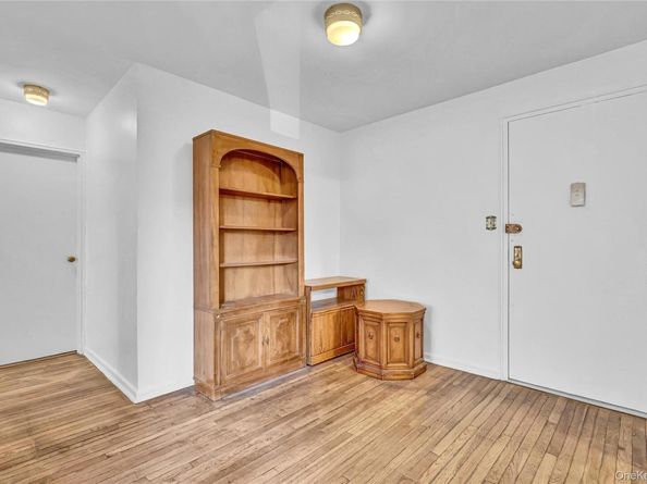 31-70 138 Street 3H, Flushing NY 11354