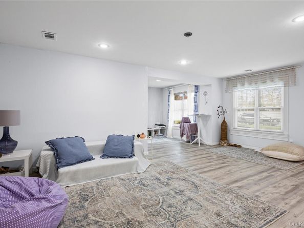 175 Main Avenue 154, Wheatley Heights NY 11798