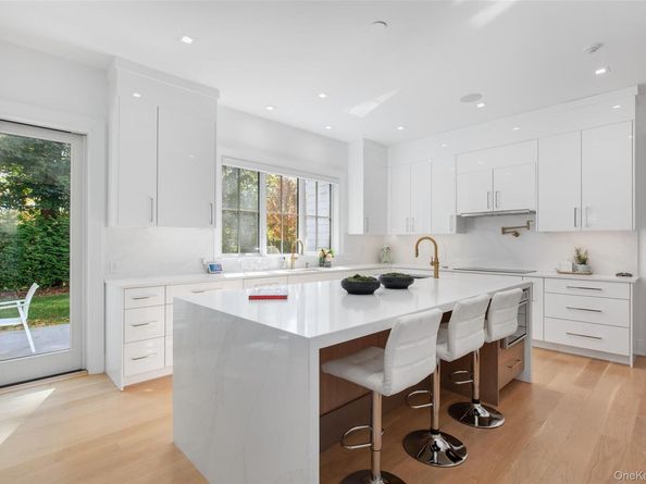 16 Myrtledale Road, Scarsdale NY 10583