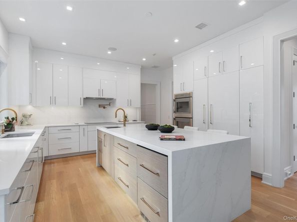 16 Myrtledale Road, Scarsdale NY 10583