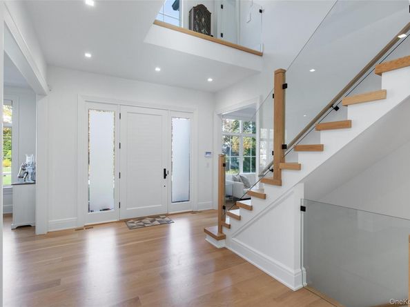 16 Myrtledale Road, Scarsdale NY 10583