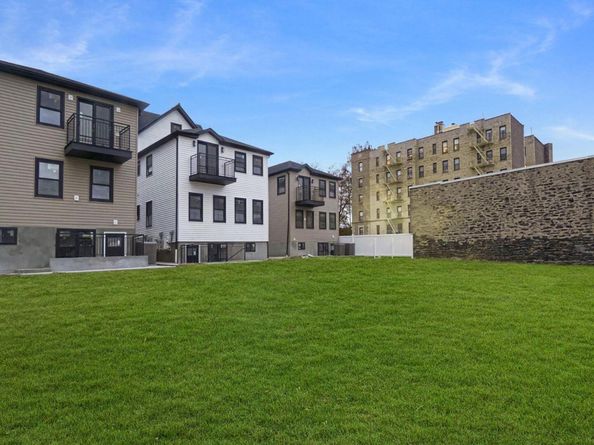 338 E 234th Street, Bronx NY 10470