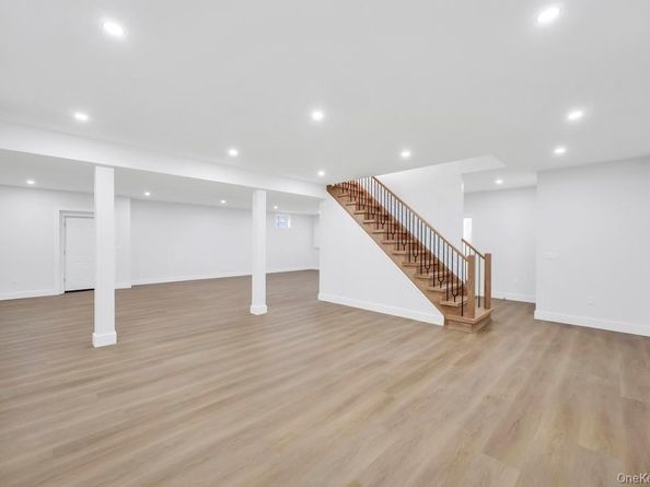 41 Coachman Lane, Levittown NY 11756