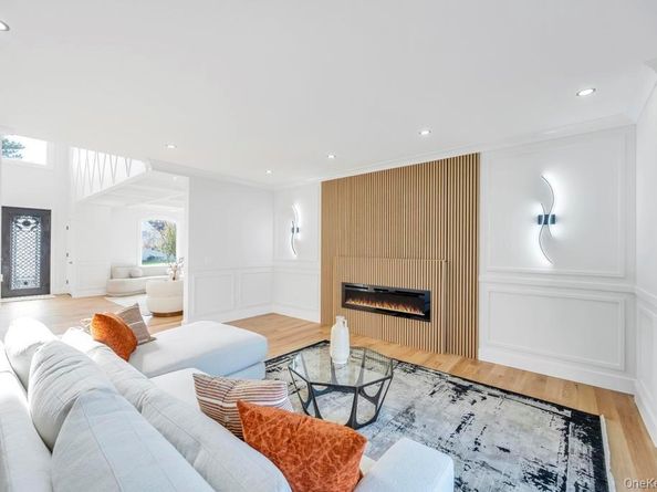 41 Coachman Lane, Levittown NY 11756