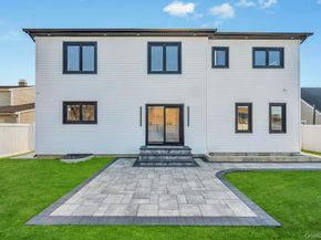 41 Coachman Lane, Levittown NY 11756