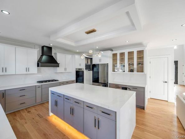 41 Coachman Lane, Levittown NY 11756