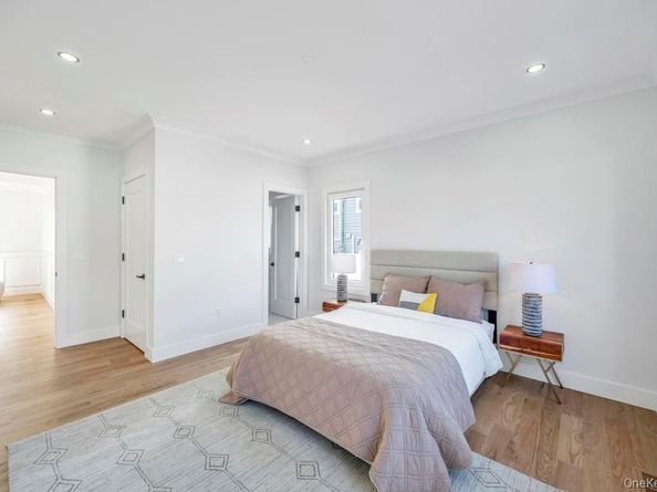 41 Coachman Lane, Levittown NY 11756