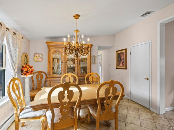 4 Madach Street, Ronkonkoma NY 11779