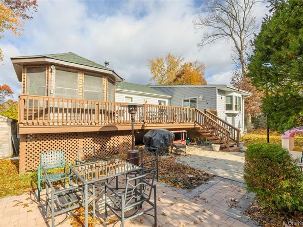 4 Madach Street, Ronkonkoma NY 11779